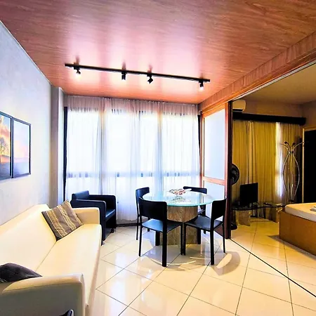 Flat Completo Com Cozinha No Melhor Da Pituba, Wifi, Ar, Netflix, Edf Frente Mar, Piscina 萨尔瓦多 Exterior photo