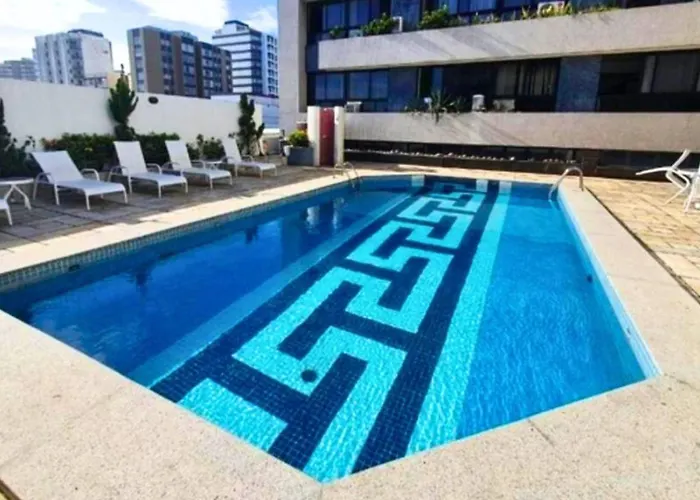 Flat Completo Com Cozinha No Melhor Da Pituba, Wifi, Ar, Netflix, Edf Frente Mar, Piscina