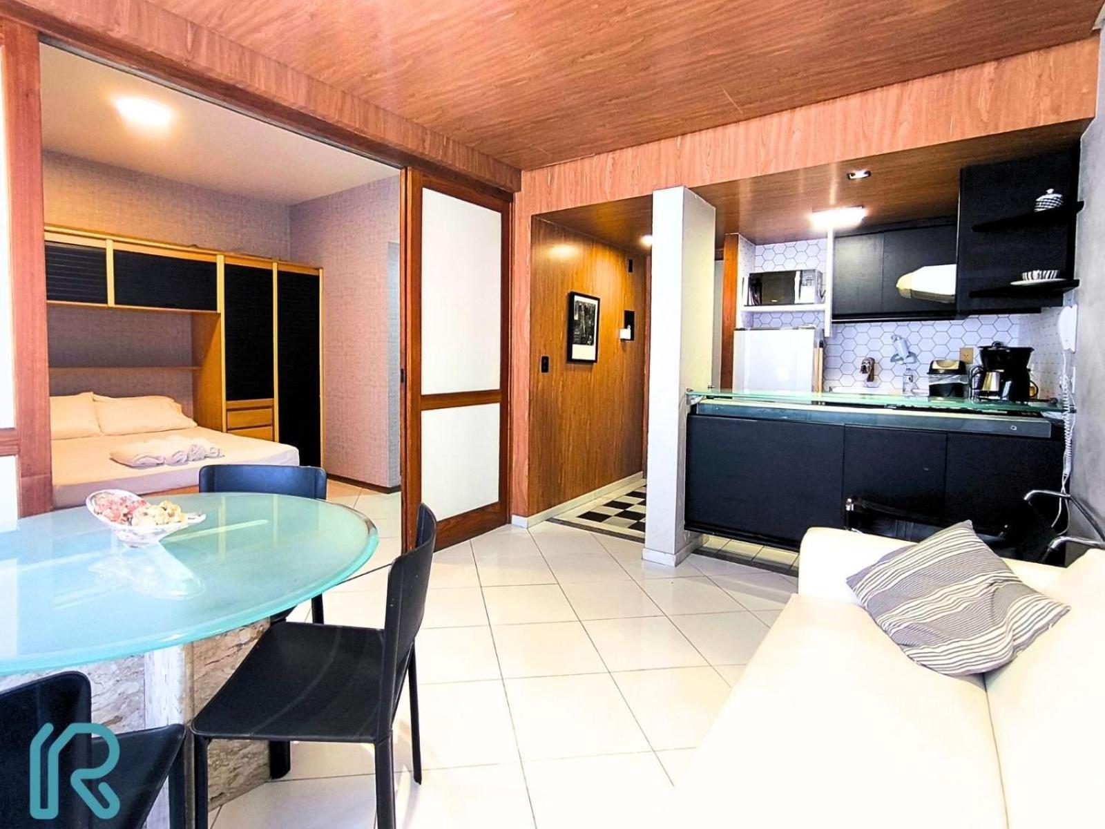 Flat Completo Com Cozinha No Da Pituba, Wifi, Ar, Netflix, Edf Frente Mar, Piscina Apartment