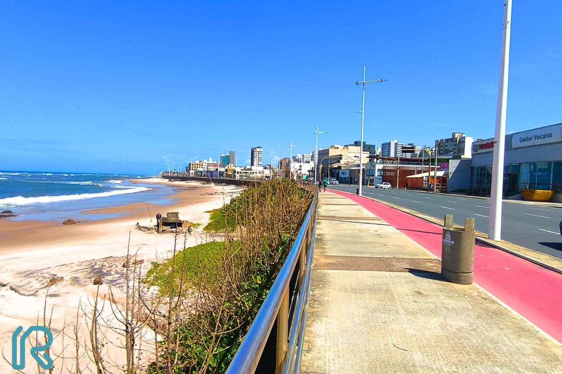 Flat Completo Com Cozinha No Da Pituba, Wifi, Ar, Netflix, Edf Frente Mar, Piscina *