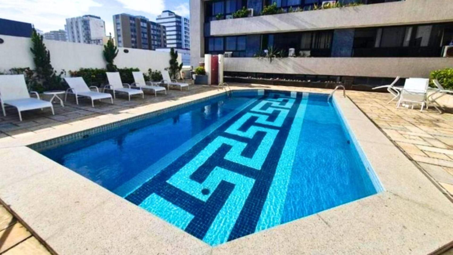 Flat Completo Com Cozinha No Da Pituba, Wifi, Ar, Netflix, Edf Frente Mar, Piscina Salvador