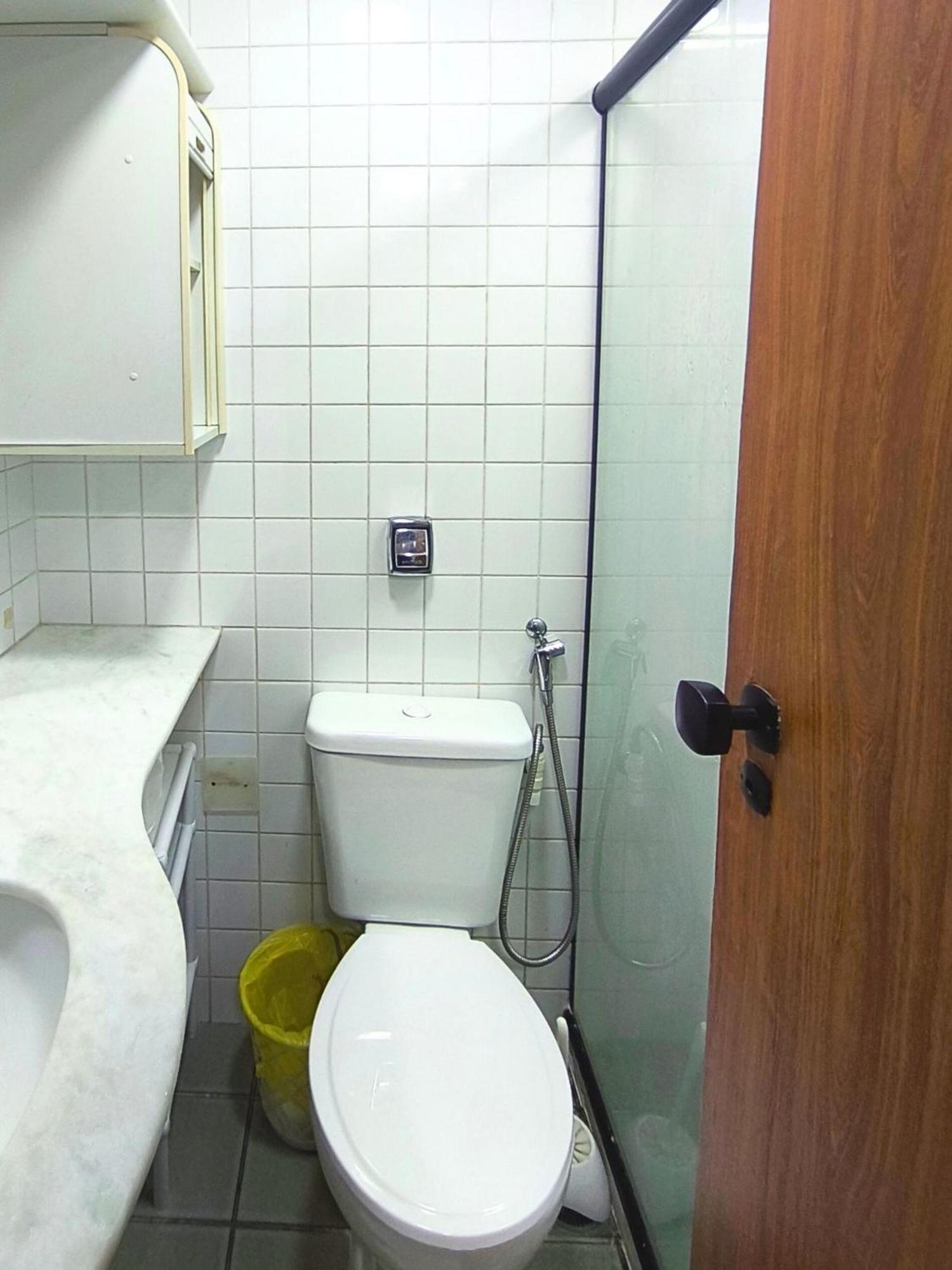 Flat Completo Com Cozinha No Da Pituba, Wifi, Ar, Netflix, Edf Frente Mar, Piscina