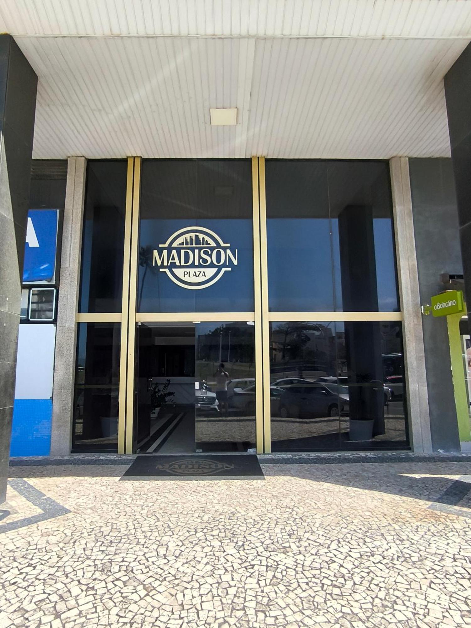 Flat Completo Com Cozinha No Da Pituba, Wifi, Ar, Netflix, Edf Frente Mar, Piscina